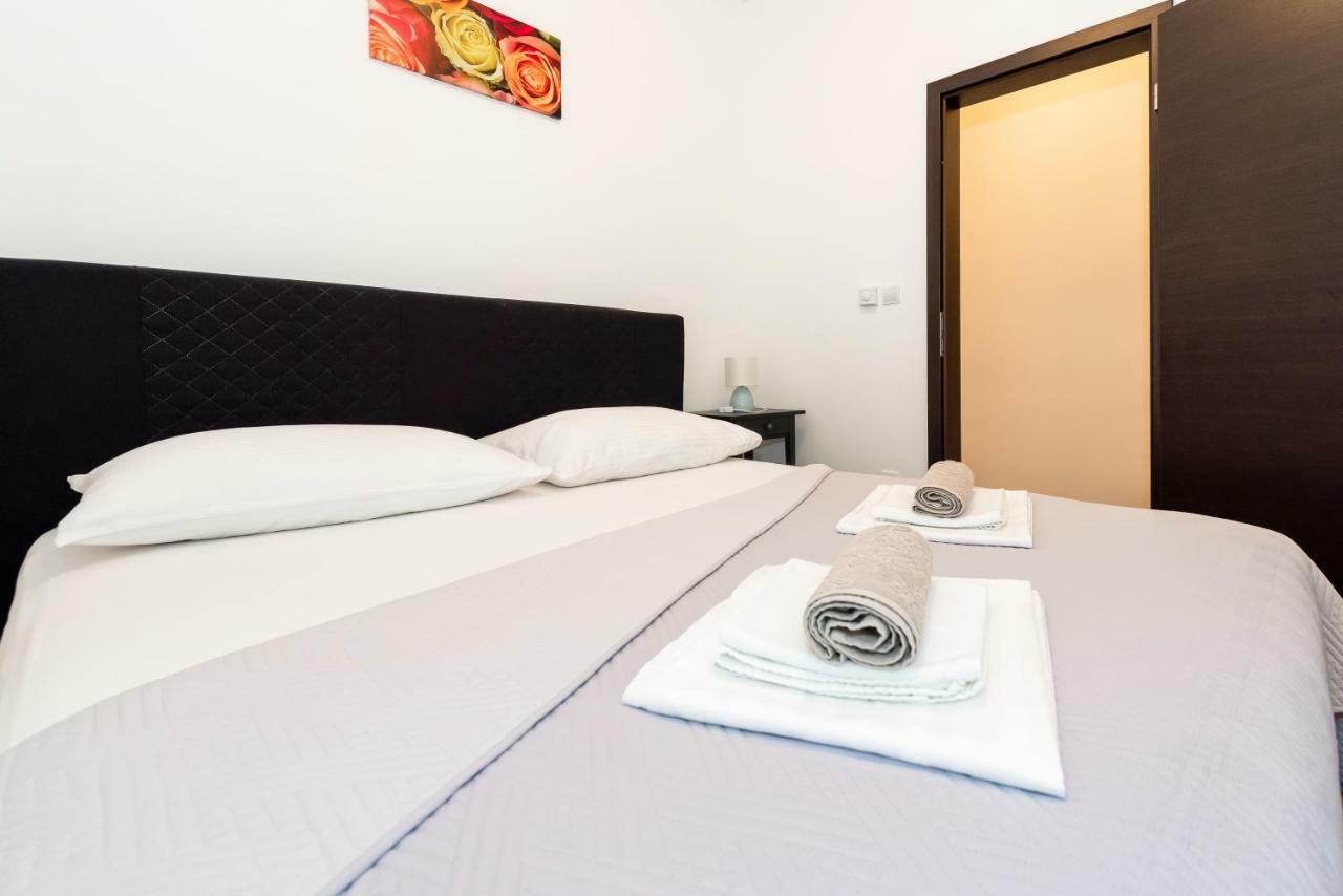Lozna Residence 포스티라 외부 사진